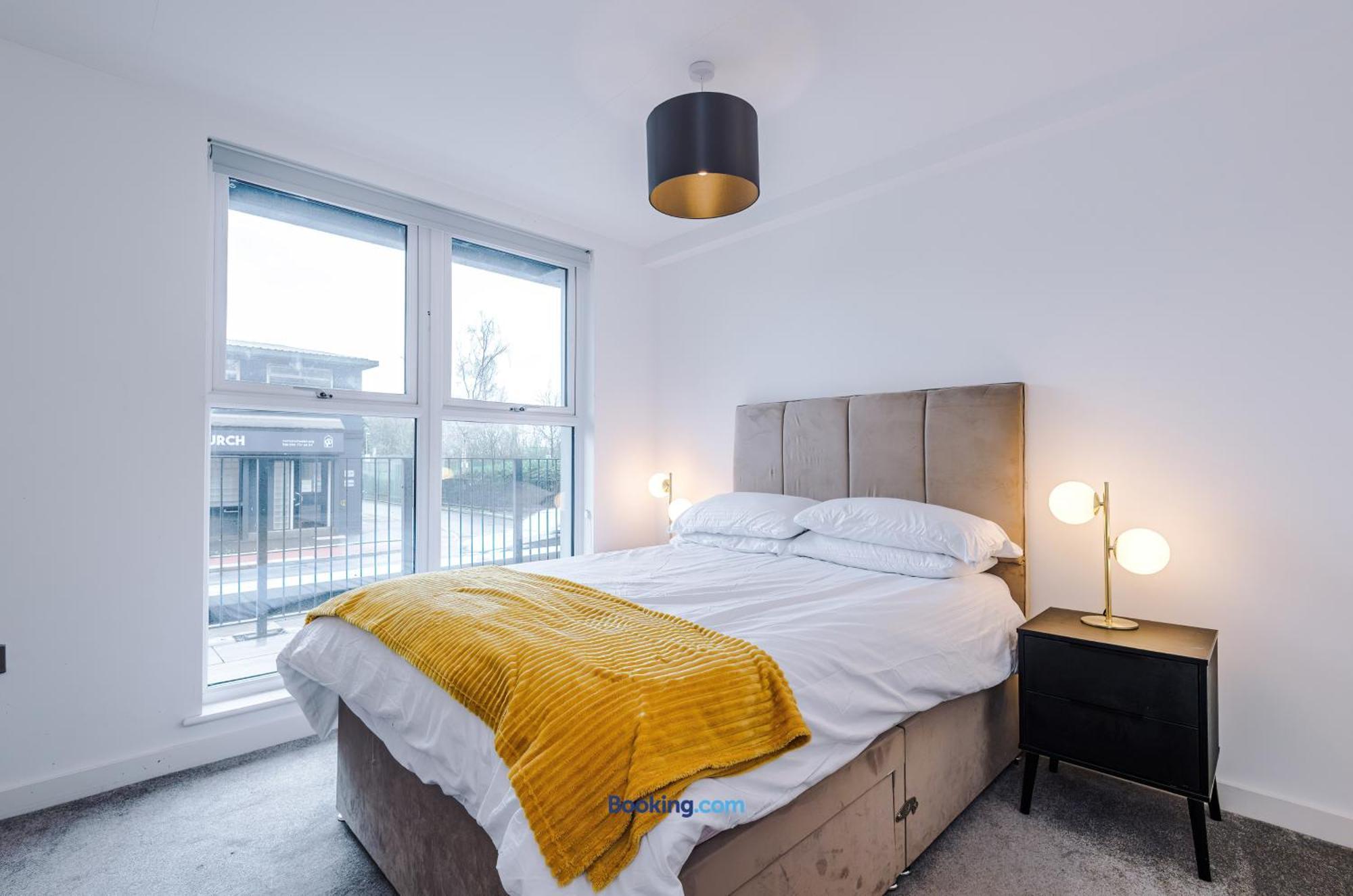 Modern 2 Bed Apartment With Balcony By Host A Home Manchester Dış mekan fotoğraf