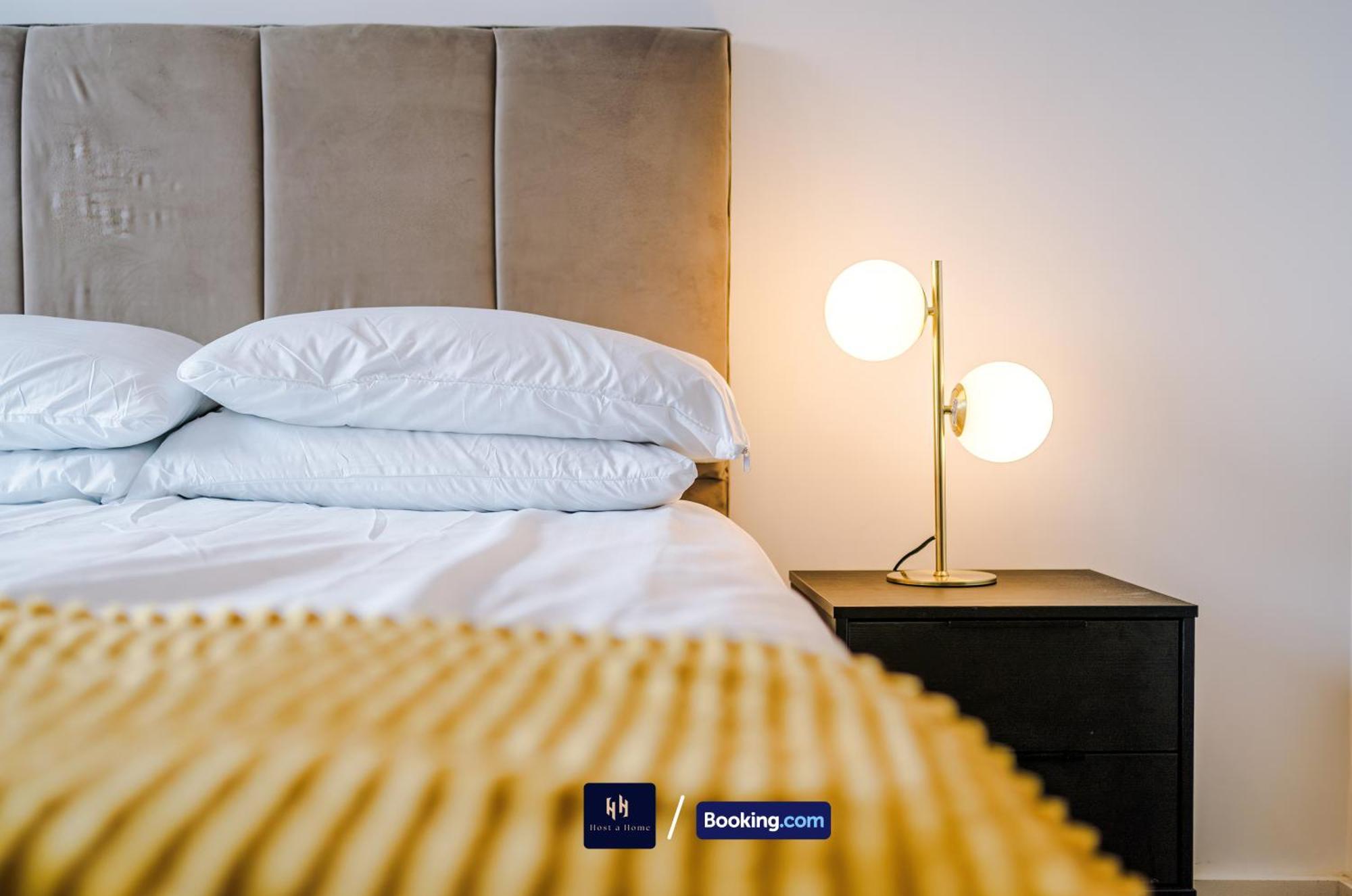 Modern 2 Bed Apartment With Balcony By Host A Home Manchester Dış mekan fotoğraf