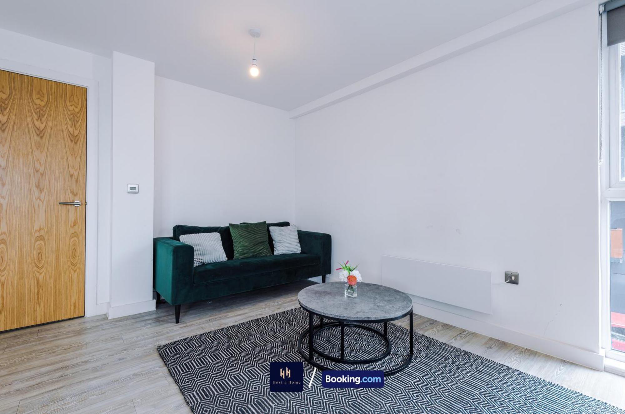 Modern 2 Bed Apartment With Balcony By Host A Home Manchester Dış mekan fotoğraf