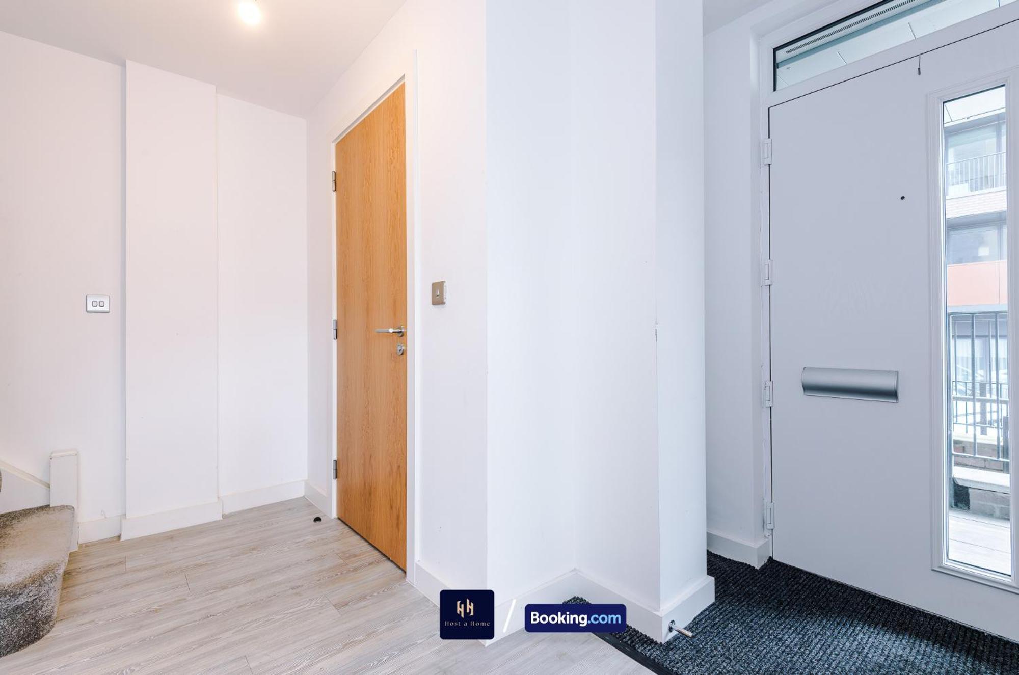 Modern 2 Bed Apartment With Balcony By Host A Home Manchester Dış mekan fotoğraf